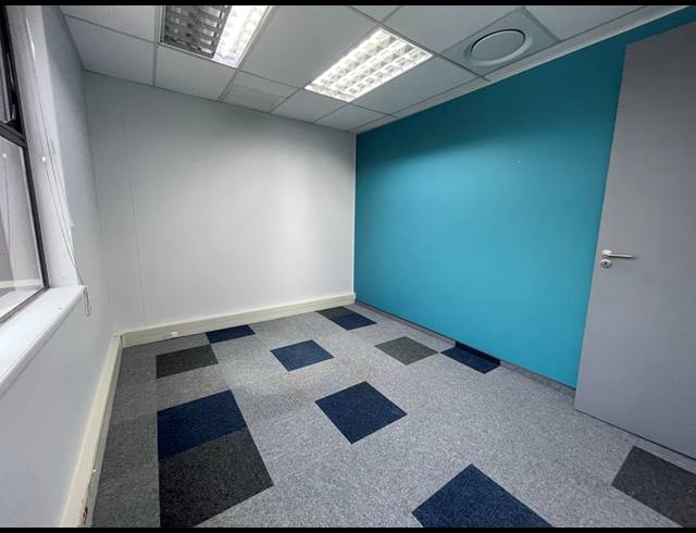 3,440M² OFFICE FOR SALE IN PARKTOWN
